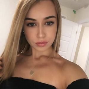 Meet your Posher, Daniela